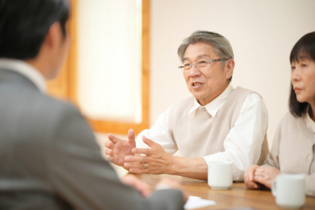 <span class="inline-text-color has-white-text-color">納得できる価格とわかりやすい説明</span>